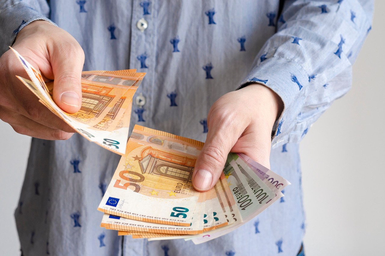 Le dossier des salaires minimums européens avance. Les négociations entre les 27 et le Parlement vont pouvoir commencer. (Photo: Shutterstock)