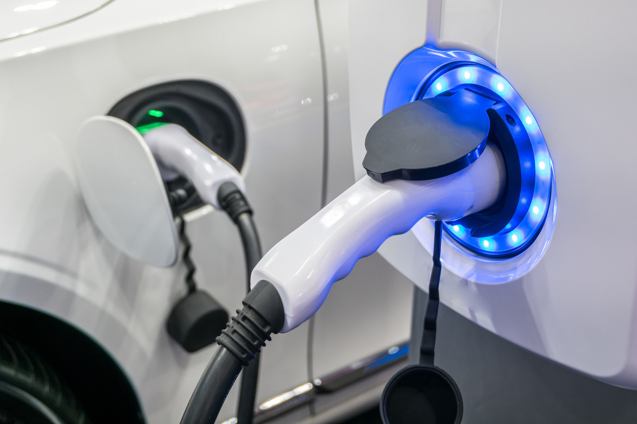 Le ministre de l’Énergie souhaite aider les concessionnaires à investir dans les infrastructures de recharge.  (Photo: Shutterstock)