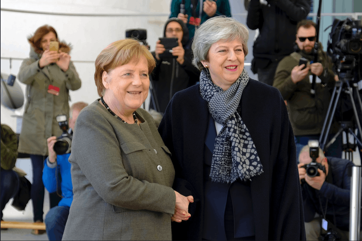 Angela Merkel a reçu Theresa May mercredi à Berlin, à la veille du sommet européen dédié au Brexit. (Photo: Twitter/Theresa May/Capture d’écran)
