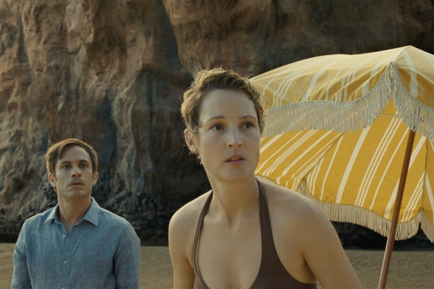 Vicky Krieps, avec Gael García Bernal.  (Photo: Universal Studios)