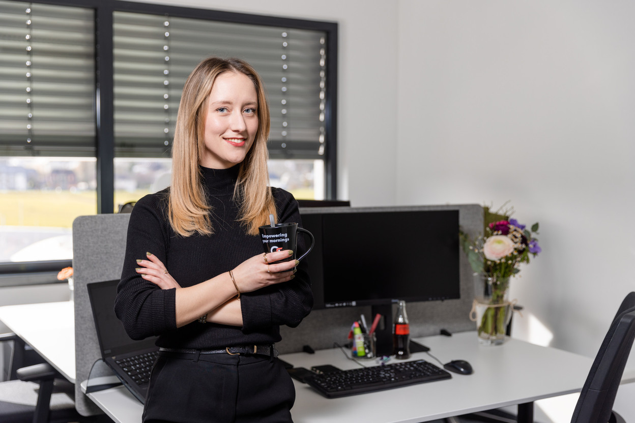 Victoria Döringer, dans son bureau, chez Finologee  (Photo: Romain Gamba/Maison Moderne)