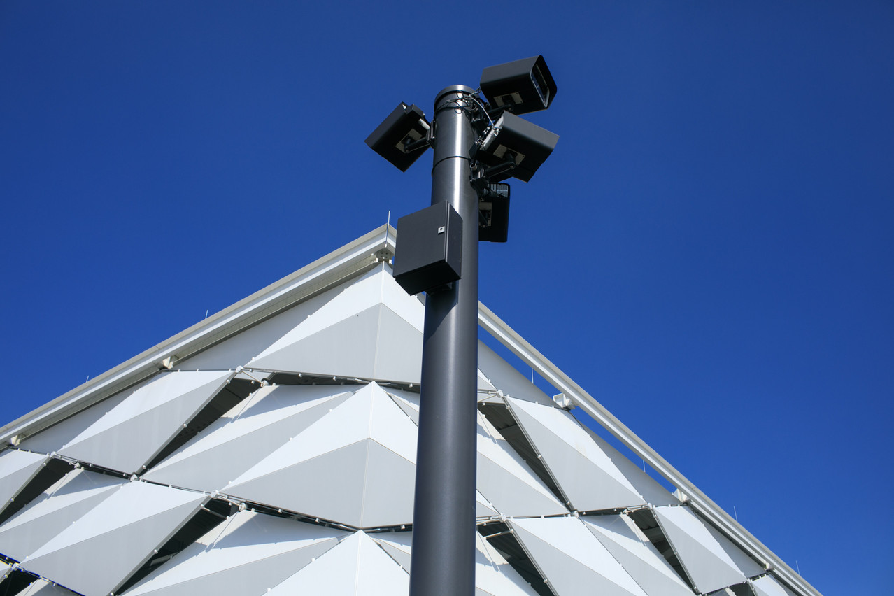 CCTV camera or surveillance operating in airport with crowded people in background_CREDIT_Vasin Lee_shutterstock_188792162 Photo: Matic Zorman / Maison Moderne
