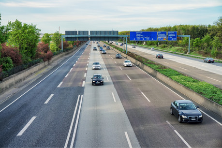 L’Allemagne désirait imposer une redevance sur les infrastructures dont la charge économique reposerait in fine uniquement sur les conducteurs étrangers. (Photo: Shutterstock)