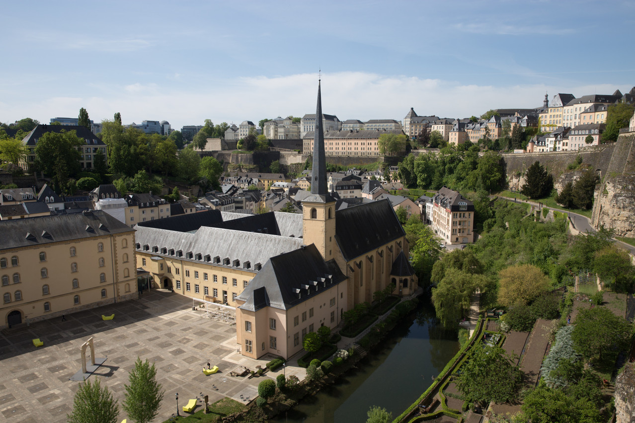 Serge Wilmes et Corinne Pommerell expliquent les projets à venir en terme de développement de la Ville de Luxembourg dans l’optique de devenir une «smart city». (Photo: Romain Gamba / archives Maison Moderne)
