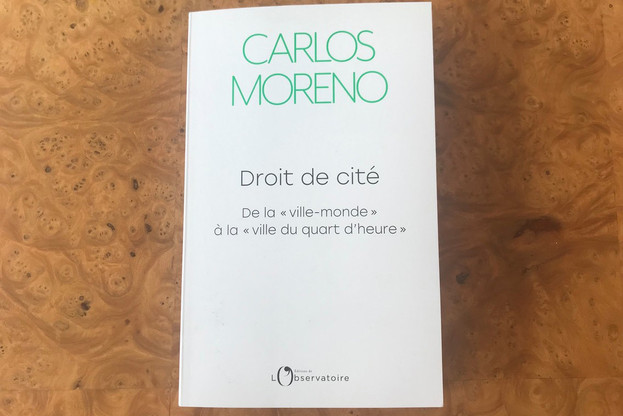 Dans son ouvrage «Droit de cité», Carlos Moreno développe son idée de la «ville du quart d’heure». (Photo: Paperjam)