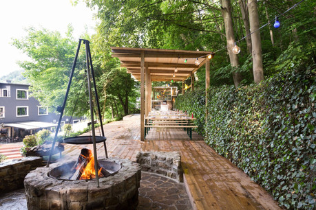Le 9 juillet, Vinaly s’invite à l’Hostellerie du Grünewald et privatise son chalet avec vue pour une soirée haute en goût et en bons vins. Et quelques places sont réservées pour les lecteurs de Paperjam Foodzilla... (Photo: Hostellerie du Grünewald)