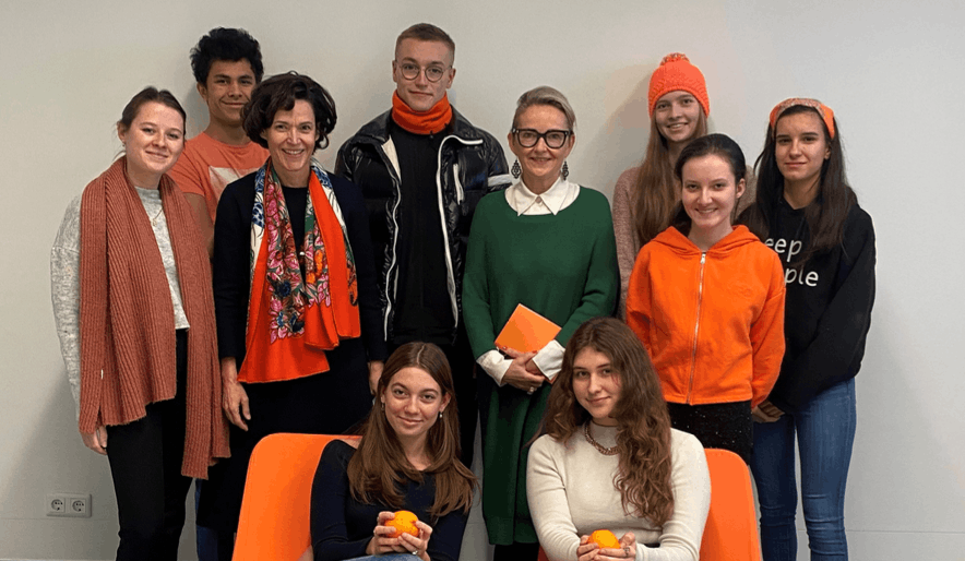  Youths are getting more engaged with the subject. Pictured above are Lycée Aline Mayrisch students who wish to raise awareness on Orange Week. Lycée Aline Mayrisch