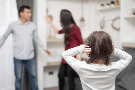 Les policiers ne sont pas plus intervenus pour des faits de violence domestique durant le confinement, selon les premiers retours de terrain. (Photo : Shutterstock)