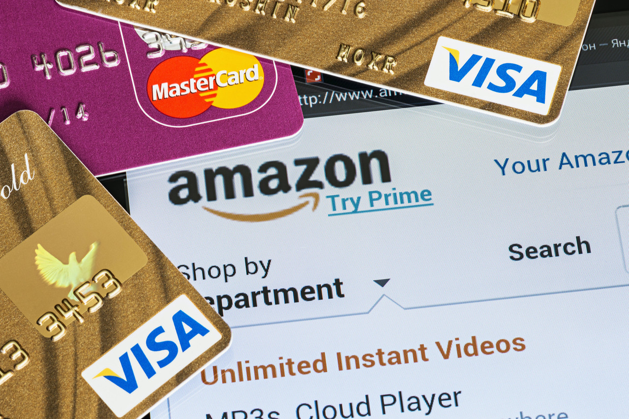Amazon continue de mettre la pression sur Visa, pour obtenir une baisse des frais, qui ont particulièrement explosé dans certains pays, comme le Royaume-Uni, où ils ont été multipliés par cinq depuis le Brexit. (Photo: Shutterstock)