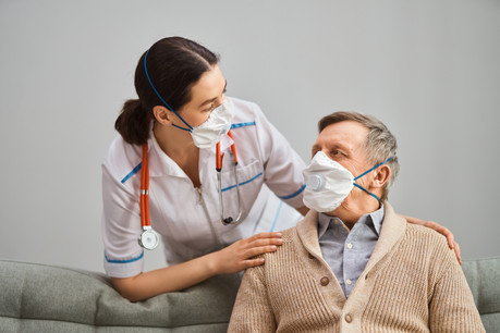 Les maisons de soins peuvent rouvrir leurs portes aux visiteurs, sous certaines conditions. (Photo: Shutterstock)