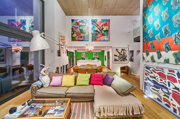 Pendant un temps, en tant que patron de boîtes de nuit, Gérard Valerius a été le roi de la nuit. Mais depuis toujours, il a un faible pour l’art, que ce soit les arts premiers ou l’art contemporain.  (Photo: Andrés Lejona/Maison Moderne)