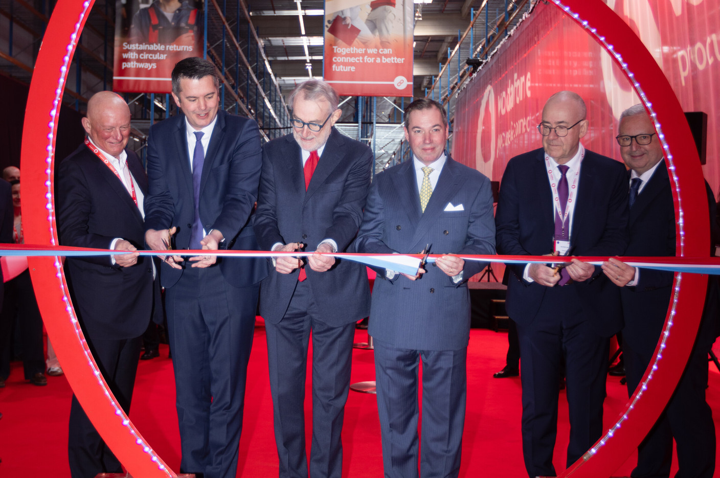 The inauguration ceremony was attended by Grand Duke Guillaume; Lex Delles, minister for the Economy; Jean-Marie Jans, mayor of Bettembourg; as well as Jean-François van Boxmeer, chairman of Vodafone Group, and Ninian Wilson, CEO of Vodafone Procure & Connect. (Photo: Vodafone)