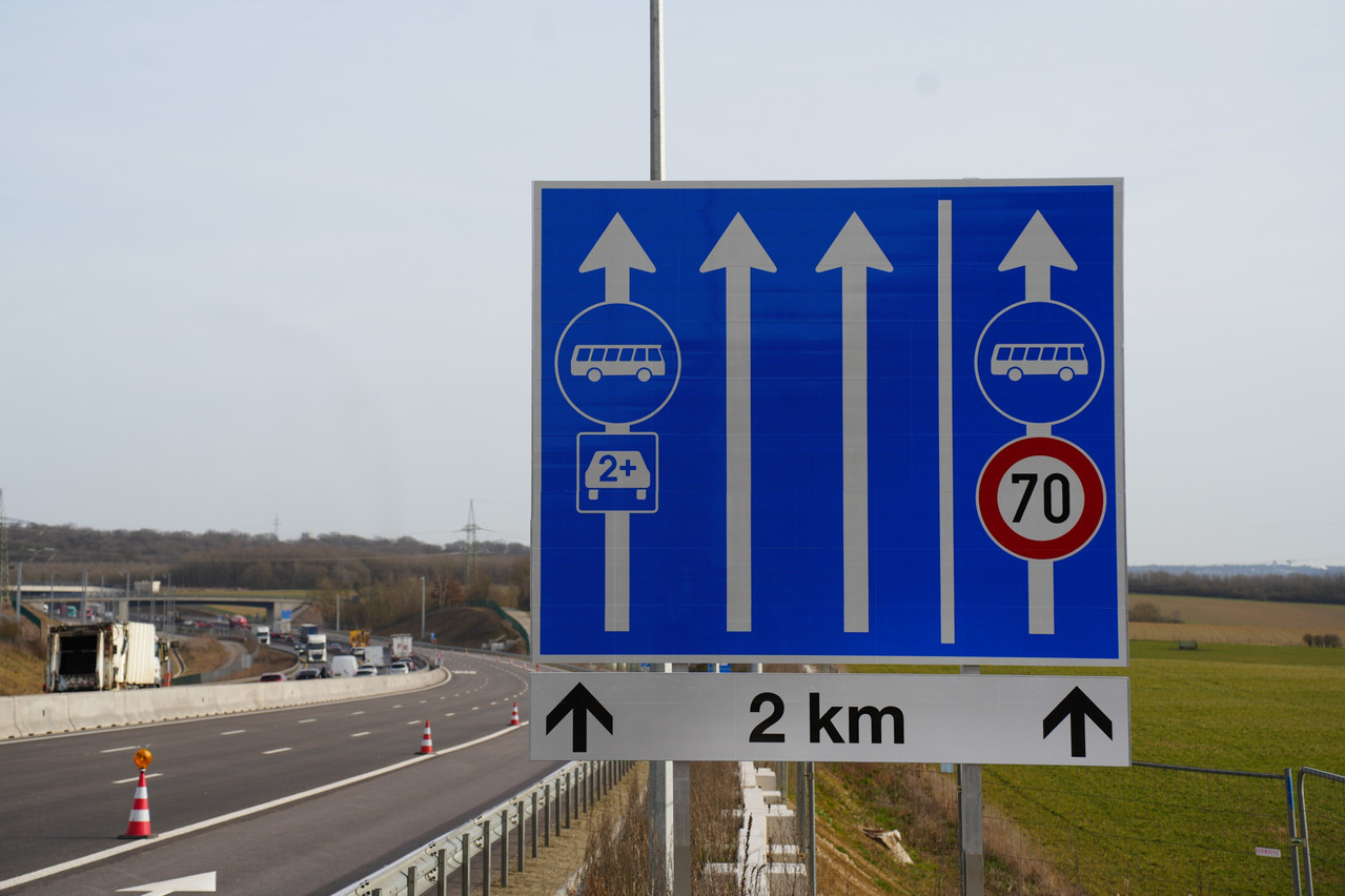 Une nouvelle voie réservée au covoiturage et aux bus a été mise en service sur l’A3, avec une amende d’au moins 74 euros pour les conducteurs seuls qui l’empruntent, et quelques incertitudes quant aux conséquences en cas d’accident. (Photo: MMTP)
