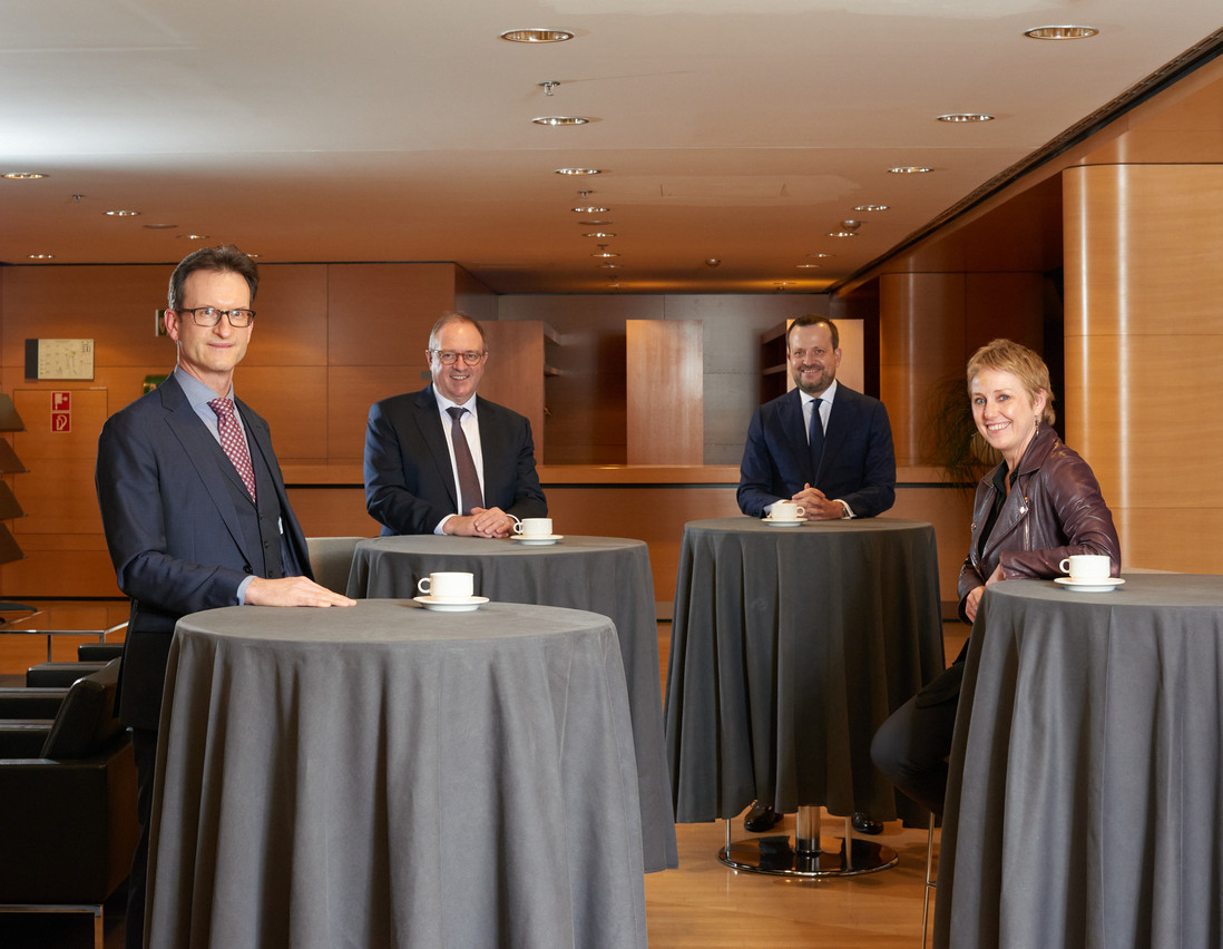 Carlo Thelen, Pierre Ahlborn, Jean-Marc Ueberecken et Sasha Baillie ont répondu à notre invitation pour cette table ronde. (Photo: Andrés Lejona / Maison Moderne)
