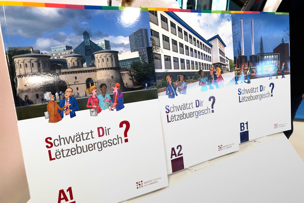 Les manuels «Schwätzt Dir Lëtzebuergesch» seront revus afin d’en numériser le contenu et le rendre plus interactif. (Photo: Delano.lu)