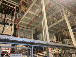 L’entrepôt de Recy dispose de 72.800 emplacements de palettes et de 474.000 emplacements de colis. (Photo: Maison Moderne)