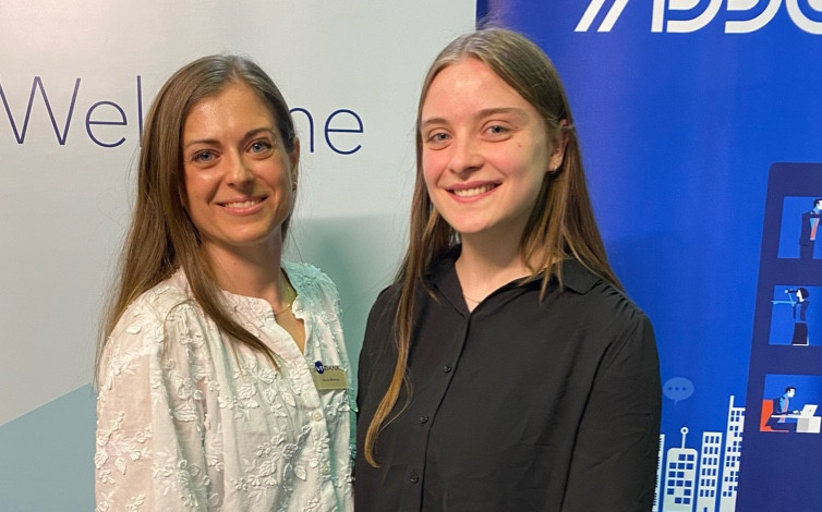 Anna Wiemer and Ina Schumacher, people and culture department. Photo: VP Bank Luxembourg