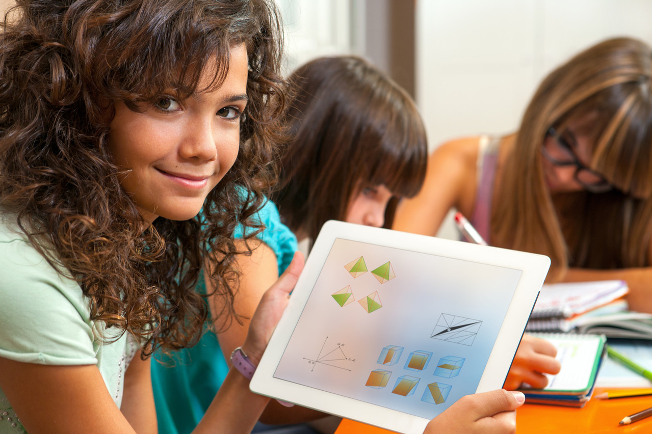 La technologie amène plus de flexibilité dans l’apprentissage des mathématiques. Vretta a ajouté 300 nouveaux outils pour les élèves de 7e et de 8e à la rentrée. (Photo: Shutterstock)