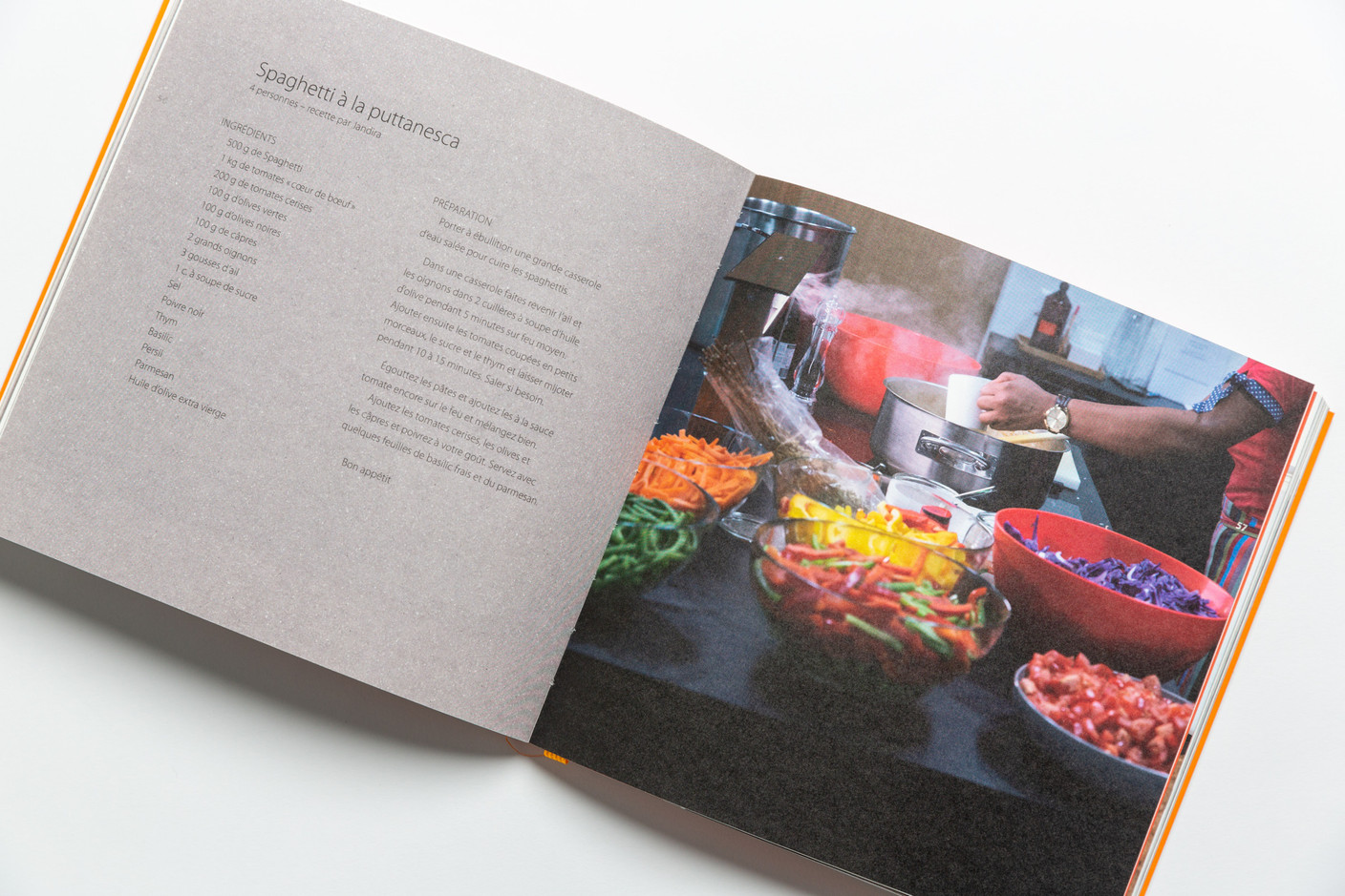 Le livre propose quelques recettes de plats qui sont régulièrement servis chez Jim Clemes Associates. (Photo: Romain Gamba/Maison Moderne)