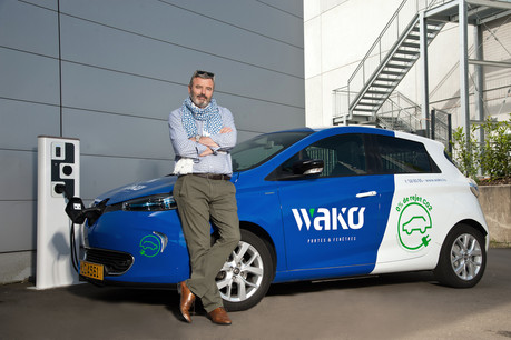 La société Wako, dirigée par Patrick de Briey, a mis en place un système de «pool cars» électriques pour les petits trajets de leurs collaborateurs. (Photo: Kapture SA)