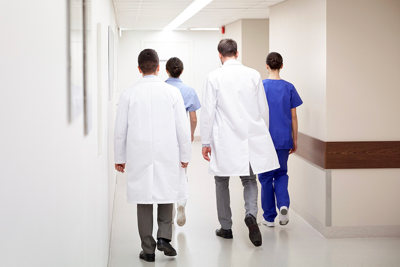 When it comes to accurately counting the number of healthcare workers and their activity rates, public authorities are faced with difficulties due to divergent sources and classifications. To solve the problem, the Luxembourg health watchdog Obsanté has developed an evaluation model based on both the Delphi method and another method applied in Belgium. Photo: Shutterstock