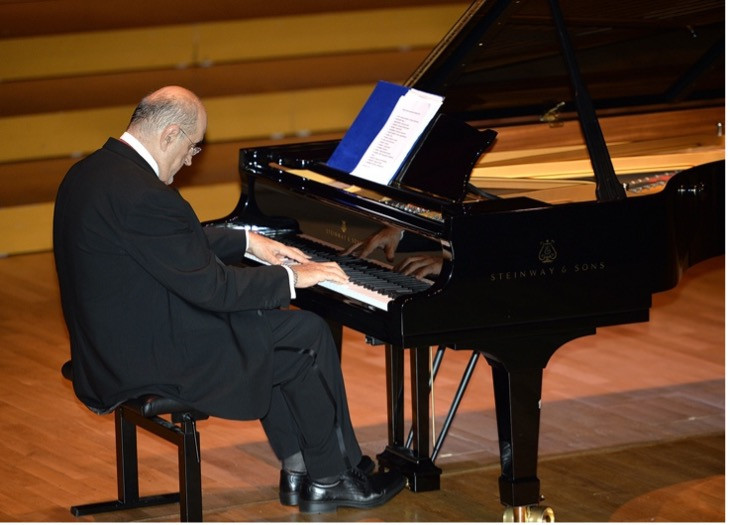 The pianist Dan Grigore performed at the 10th anniversary celebration of RomLux at the Conservatoire de la Ville de Luxembourg. Photo: RomLux
