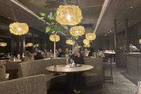 The dining room is pleasantly laid out, with tables in bands and others arranged in the form of islands.  Photo: Paperjam