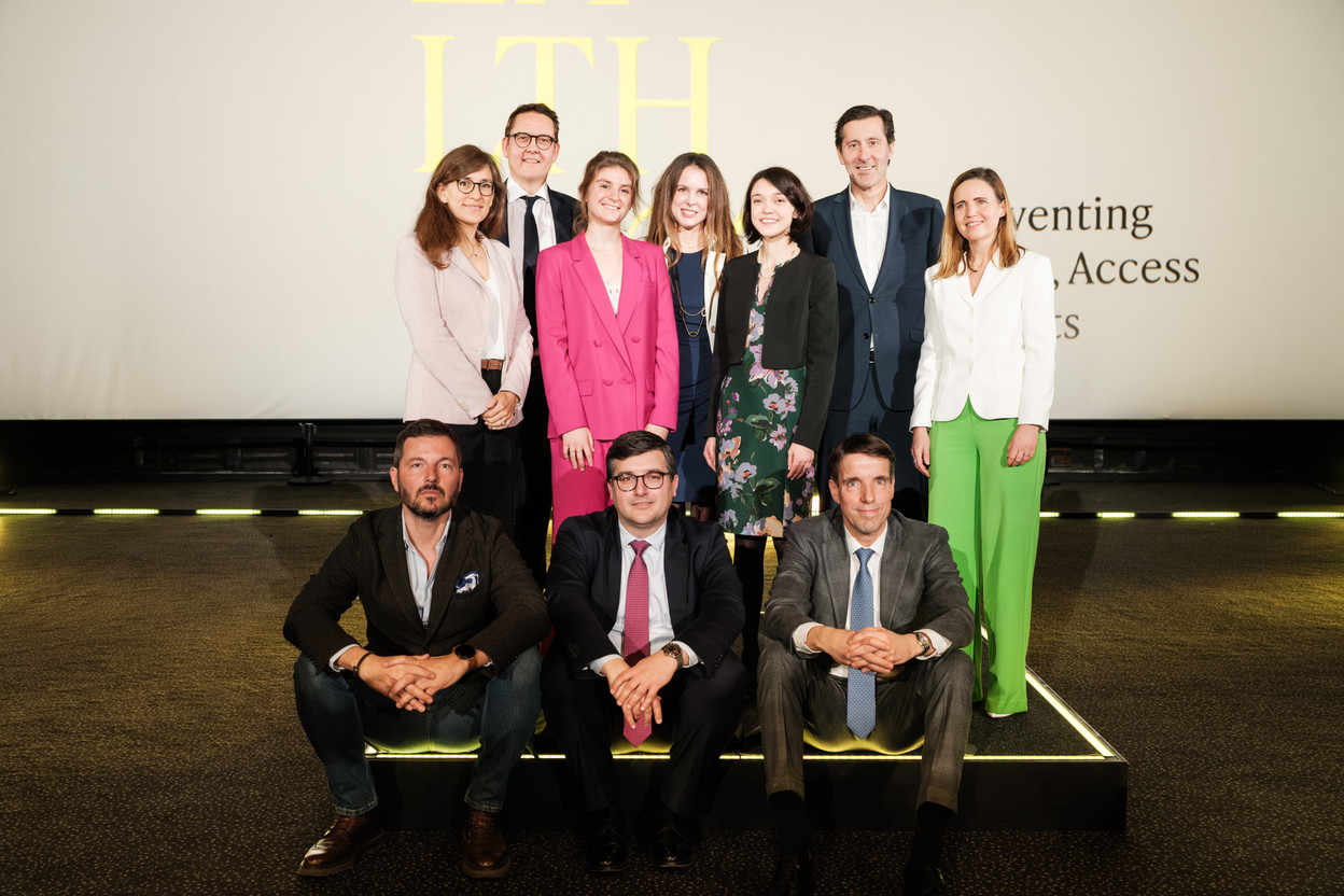 Gisèle Duenas Leiva (BlackRock), Yves Nosbusch (BGL BNP Paribas), Floriane Billy-Thomas (Indosuez Wealth Management), Sophie Braibant (Pictet Wealth Management), Silvia Andriolo (Deloitte), Stéphane Pardini (Quintet Private Bank), Ananda Kautz (ABBL), Pascal Rapallino (Côme Maison Financière), William Telkes (Spuerkeess) and Mike Schmit (Edmond de Rothschild). Photo: Patricia Pitsch/Paperjam