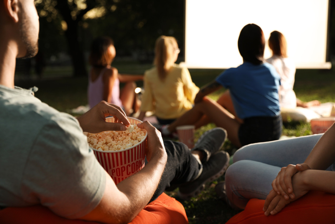 Ce week-end, profitez de séances de cinéma en plein air à travers le pays. Et le City Open Air de la capitale débute dès le 25 juillet jusqu’au 1er août à la Place Guillaume II (Knuedler). (Photo: Shutterstock)
