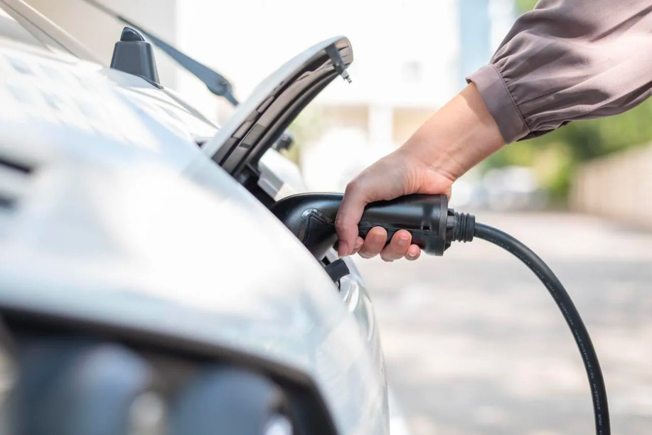 WEX offers a whole range of services throughout Europe--including Luxembourg--to facilitate the management of electric vehicle fleets. Today, it is also integrating commercial vehicles into its approach. Photo: WEX