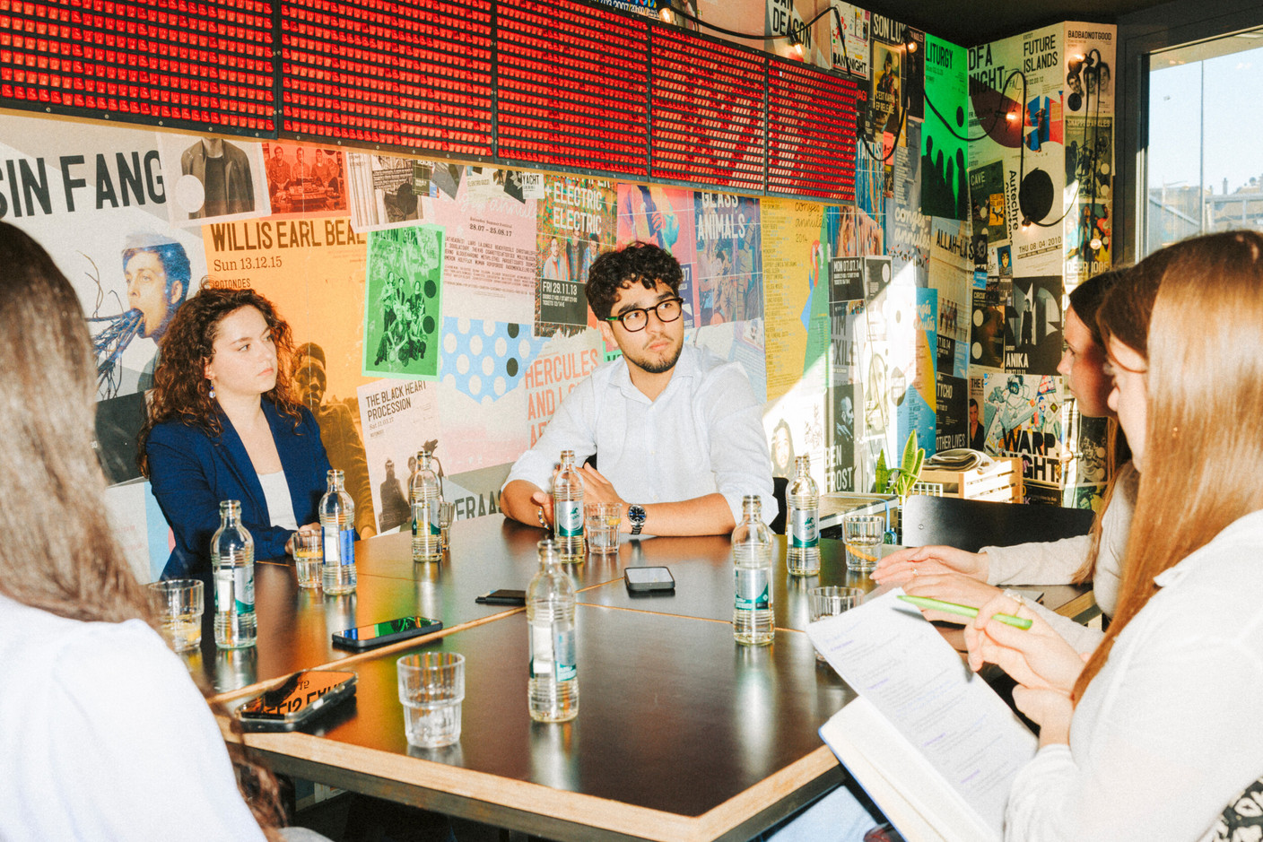 Beyond clichés, a generation sets its own terms—more outspoken, but also more deliberate. (Photo: Julian Pierrot/Paperjam)