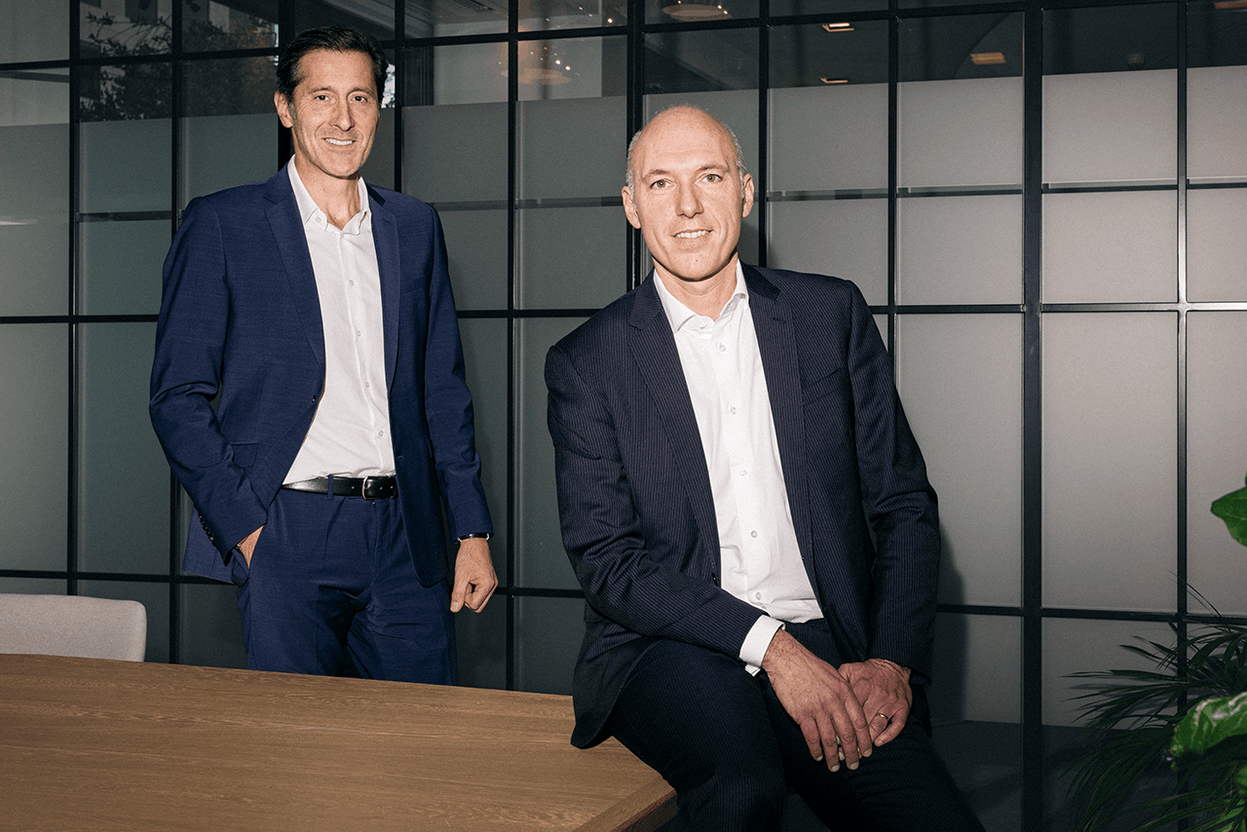 Stéphane Pardini (left) and Christophe Despierris share their perspective on client relationships in an open and authentic discussion. Photo: Julian Pierrot (Paperjam)