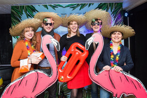2016: John, Jennifer, Stephanie, Michaela and Lucia pose in the “Miami Beach Party” photo booth at Melusina. Maison Moderne archives