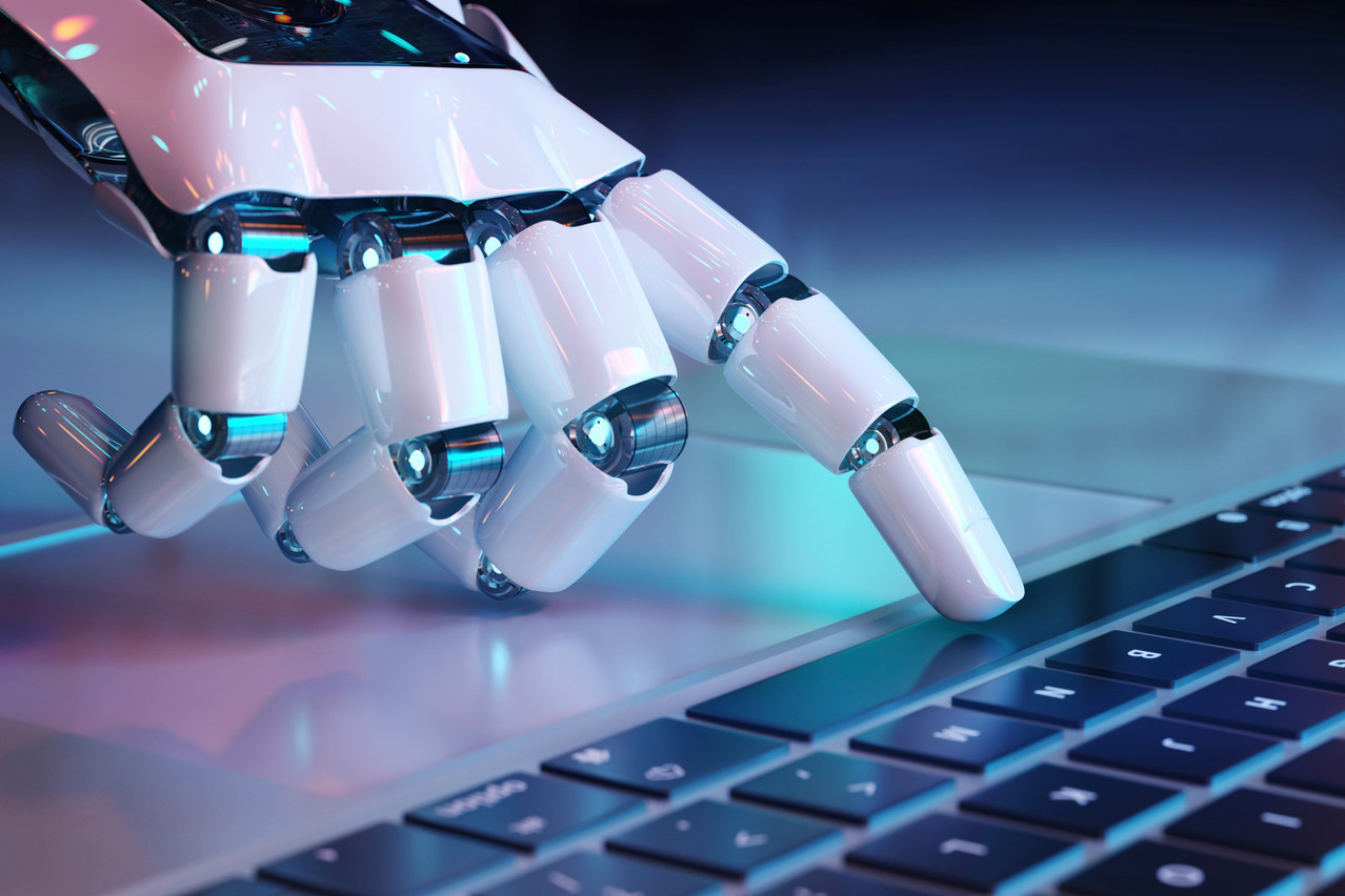 The integration of generative AI in finance offers significant benefits, including enhanced data processing and personalised services. However, it also poses challenges such as biases and cybersecurity risks, prompting the industry to take smaller but cautious steps. Photo: Shutterstock