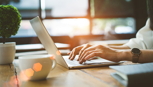 Working from home dispersed companies and a need arose for more touch points and direction for executives. Crédit: Getty Images
