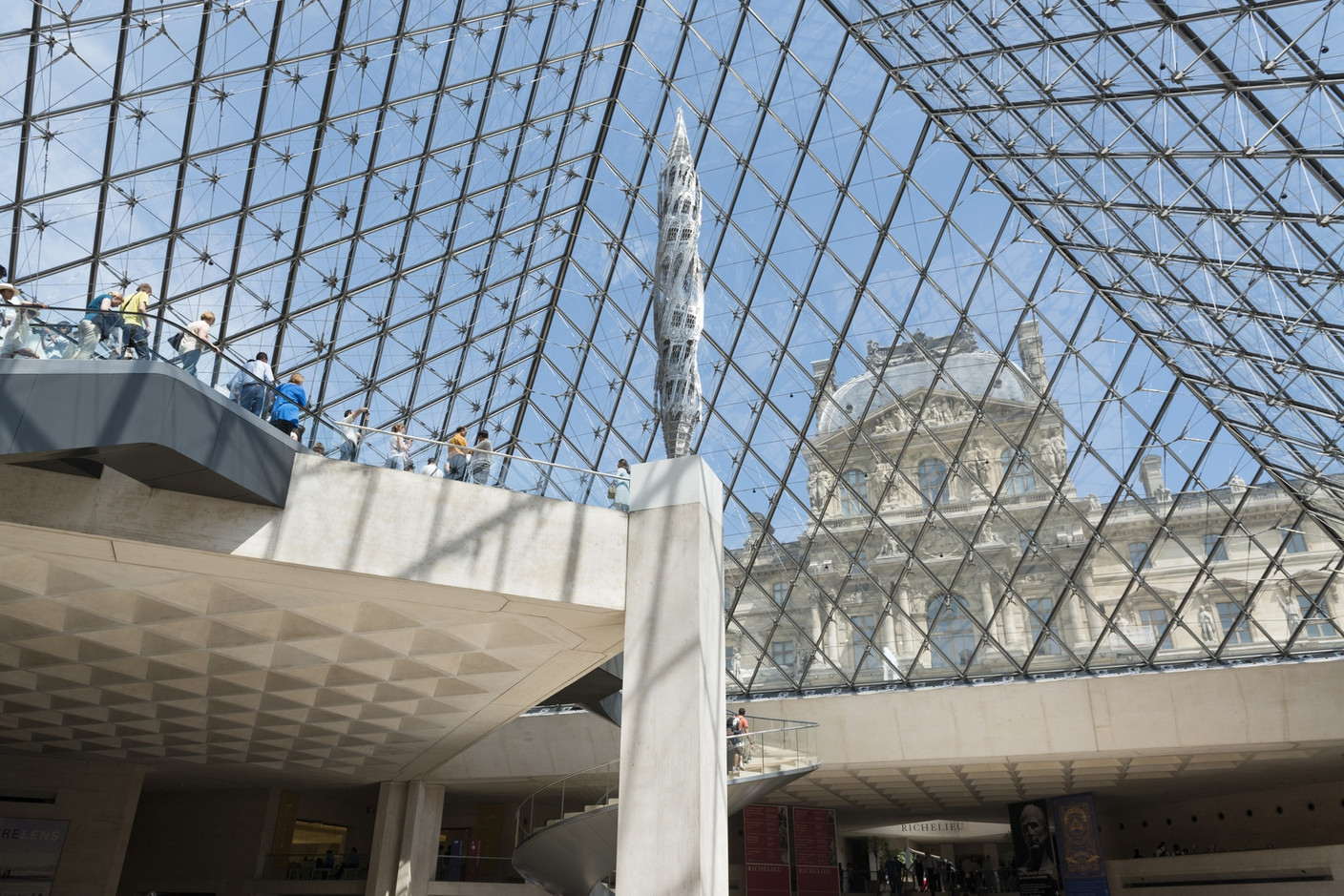 Suppo (2010), au Musée du Louvre à Paris. (Photo: wimdelvoye.be)
