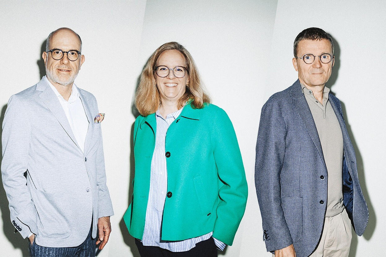 From left to right: Jean-Marc Kieffer (Chair, Family Business Network), Florence Ahlborn (Managing Partner, Family Business Network) and Philippe Depoorter (Secretary General, Family Business Network). (Photos: Julian Pierrot/Montage: Paperjam)
