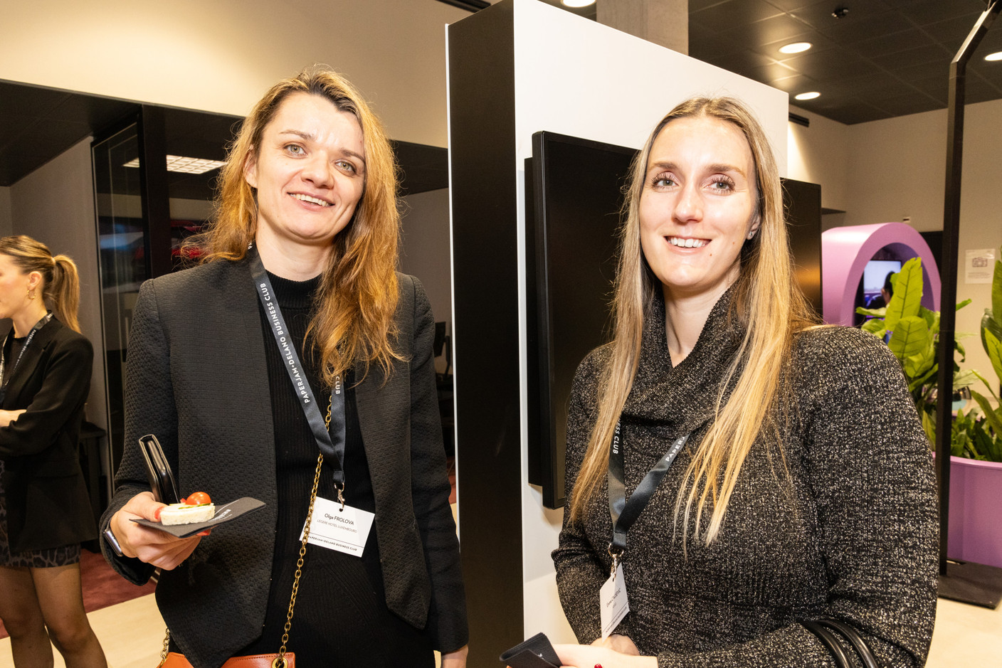 Olga Frolova (Légère Hotel Luxembourg) and Emma Causevic (IQ-EQ) during the ‘Let’s Taste: Wow’ event at the Mini dealership in Cloche d’Or on Thursday 25 January 2024. Photo: Marie Russillo/Maison Moderne