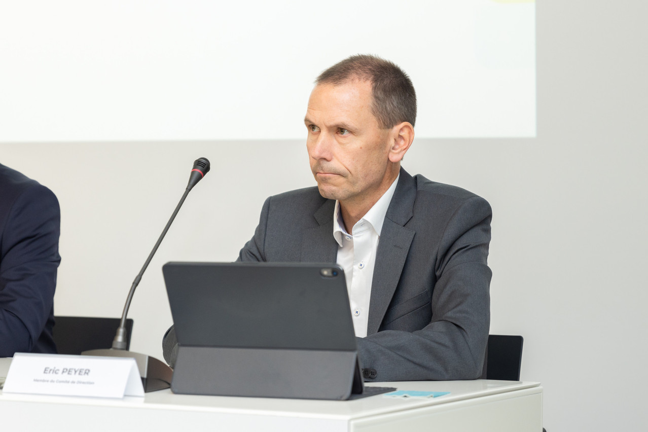 “With instant payments we intend to complete the range of payment services we offer to our clients and be prepared for the future developments in peer-to-peer and point-of-sale payments,” commented Eric Peyer, exco member at Banque Raiffeisen, in a press release on 29 May 2024. Pictured is Peyer speaking at a press conference in 2022. Archive photo: Romain Gamba/Maison Moderne (2022)