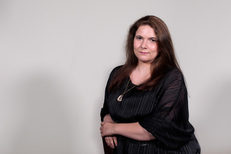 Xenia Simon est active au sein de l’ADR depuis ses 17 ans et membre du parti depuis le début de l’année. Sa grand-mère, à l’ADR depuis des longues années, a aidé à son intégration. (Photo: Matic Zorman / Maison Moderne)