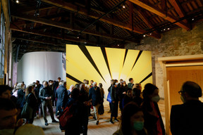 Les invités étaient nombreux pour célébrer le vernissage de l’exposition. (Photo: Riccardo Banfi)