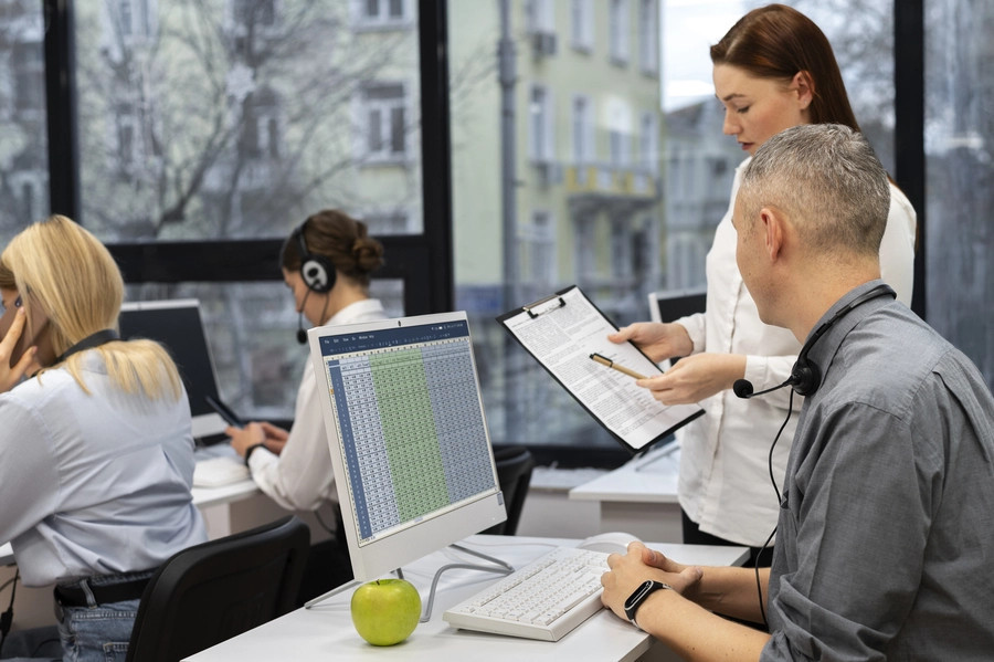 L’intégration de Yooz avec Sage 100 permet d’automatiser et de sécuriser la gestion des achats et des factures. Grâce à une synchronisation avancée et une interface cloud accessible, cette solution optimise le traitement comptable et offre une meilleure visibilité aux directions financières. (Photo libre de droits)