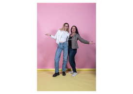 Sara Ledrich (Maison Moderne) on the left. Photo: Eva Krins/Maison Moderne