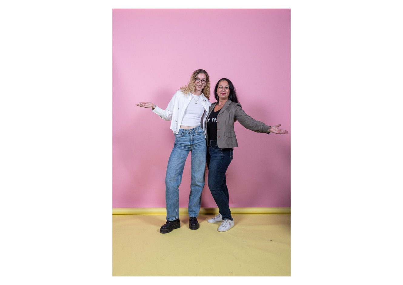 Sara Ledrich (Maison Moderne) on the left. Photo: Eva Krins/Maison Moderne