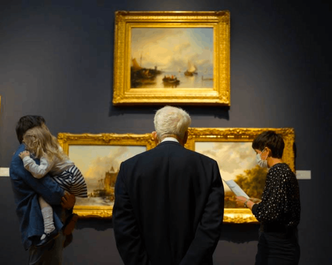 An elderly man in a museum. Villa Vauban