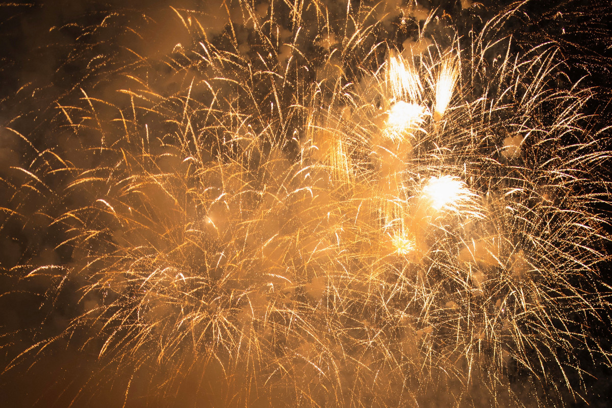 New Years Eve boat party | Delano News