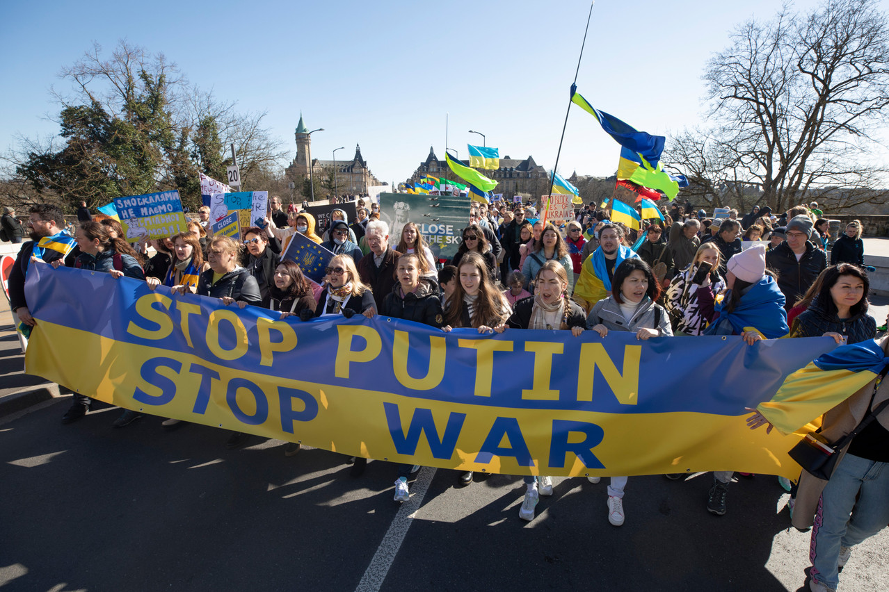 Join the solidarity with Ukraine march, starting at the central station, on Saturday 25 February 2023. Pictured is a march that took place in March 2022. Photo: Guy Wolff/Maison Moderne/Archives