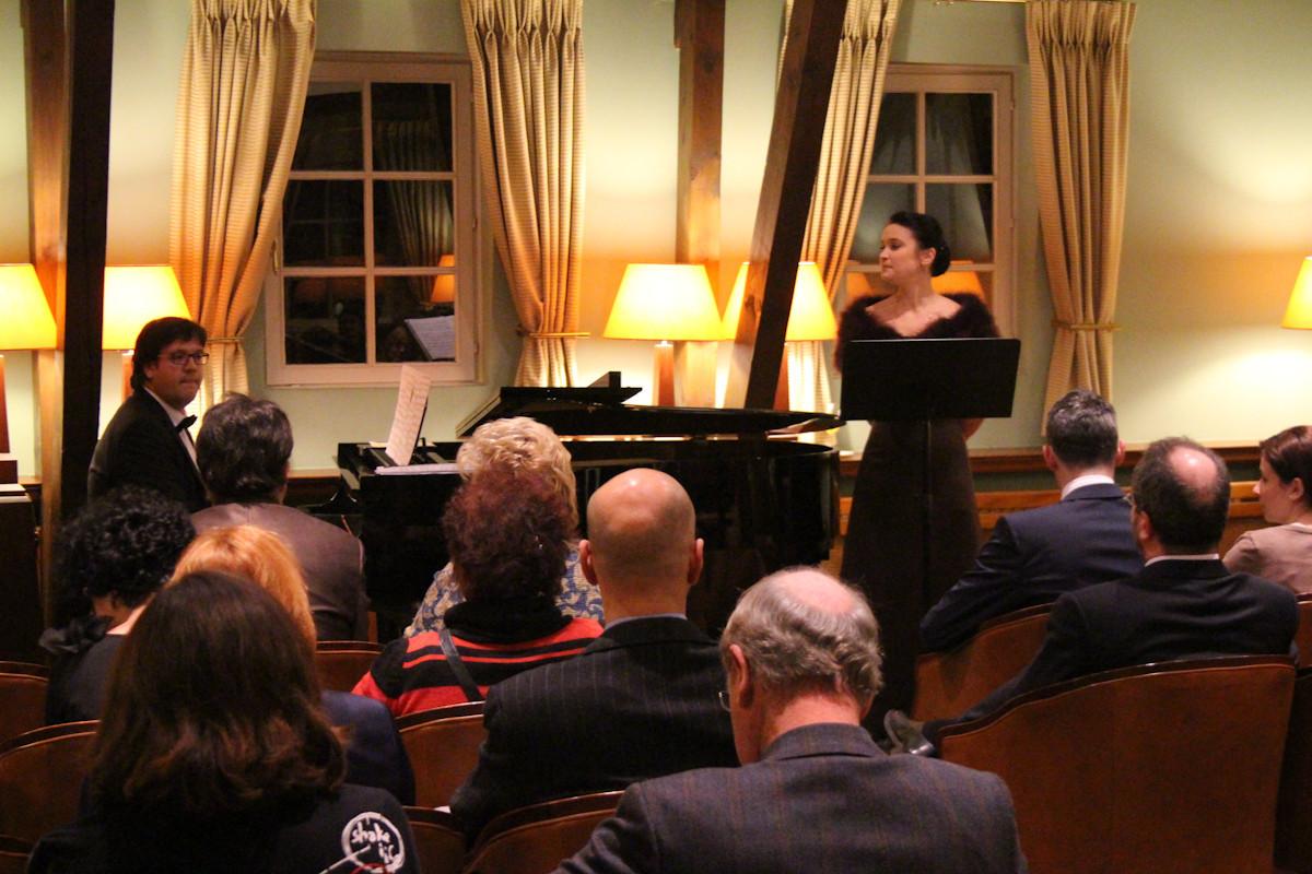 Mezzo-soprano Ruxandra Barac has previously performed at Romlux charitable concerts. Photo: romlux.org